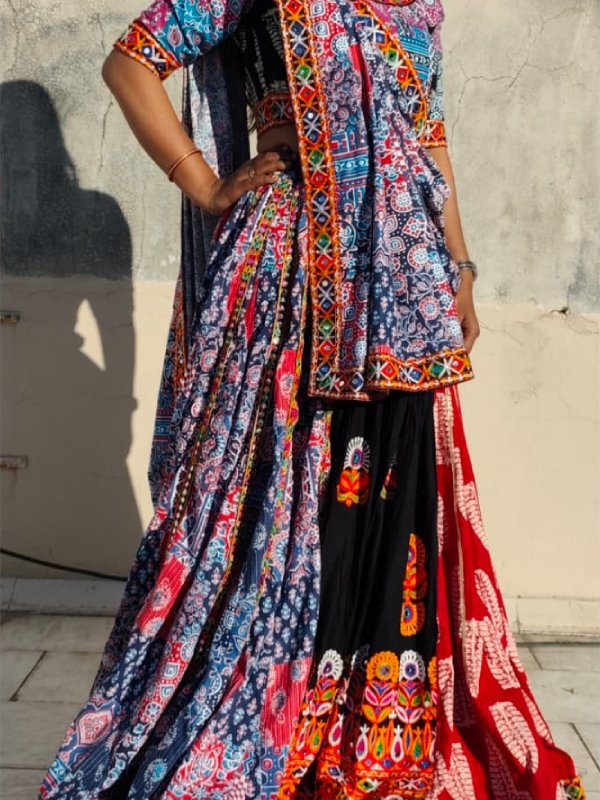Traditional Bandhani Dupatta Front View